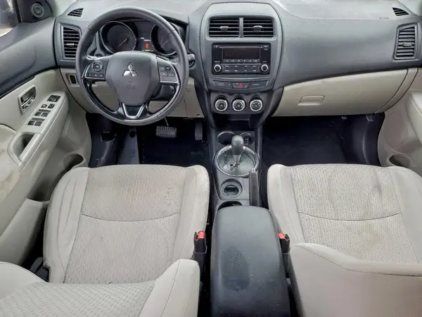 JA4AP3AU6HZ046615 2017 MITSUBISHI OUTLANDER - Image 8