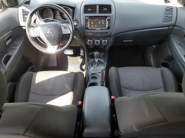 JA4AP3AU6HZ046985 2017 MITSUBISHI OUTLANDER - Image 8