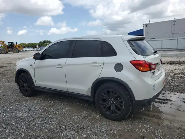 JA4AP3AU6HZ053046 2017 MITSUBISHI OUTLANDER - Image 2