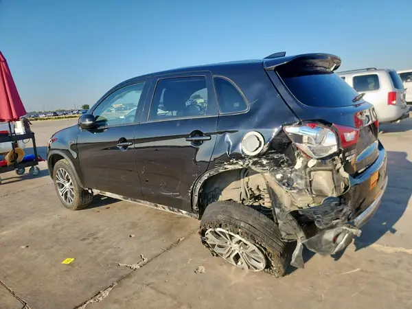 JA4AP3AU6HZ062216 2017 MITSUBISHI OUTLANDER - Image 2