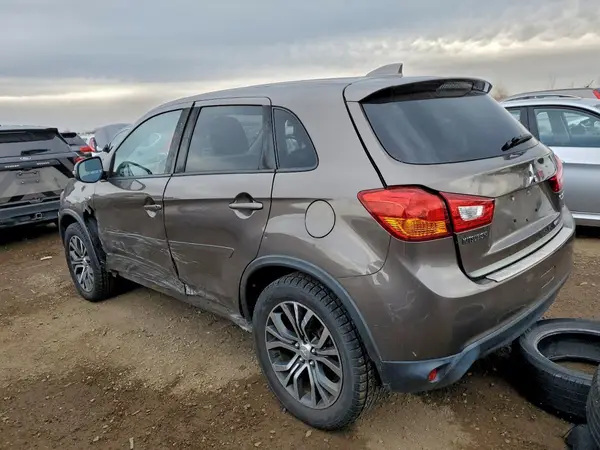 JA4AP3AU6HZ063284 2017 MITSUBISHI OUTLANDER - Image 2