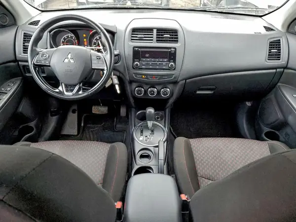 JA4AP3AU6HZ063284 2017 MITSUBISHI OUTLANDER - Image 8