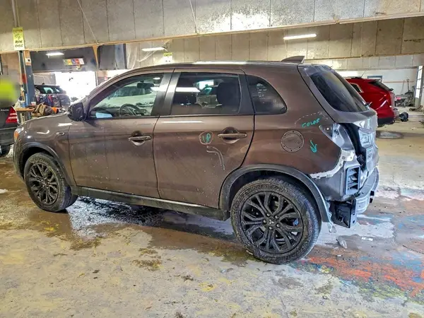 JA4AP3AU6HZ066914 2017 MITSUBISHI OUTLANDER - Image 2