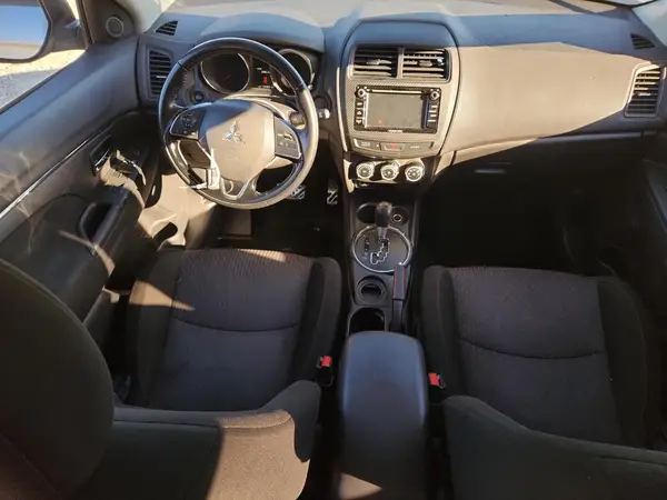 JA4AP3AU6HZ067495 2017 MITSUBISHI OUTLANDER - Image 8