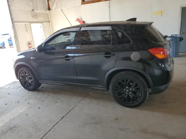 JA4AP3AU6HZ067917 2017 MITSUBISHI OUTLANDER - Image 2