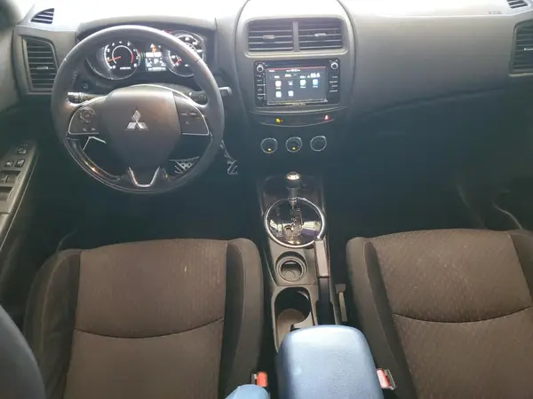 JA4AP3AU6HZ067917 2017 MITSUBISHI OUTLANDER - Image 8