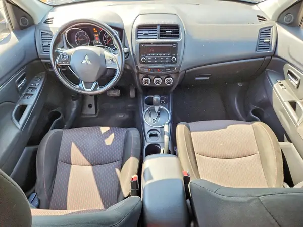 JA4AP3AU6HZ067982 2017 MITSUBISHI OUTLANDER - Image 8