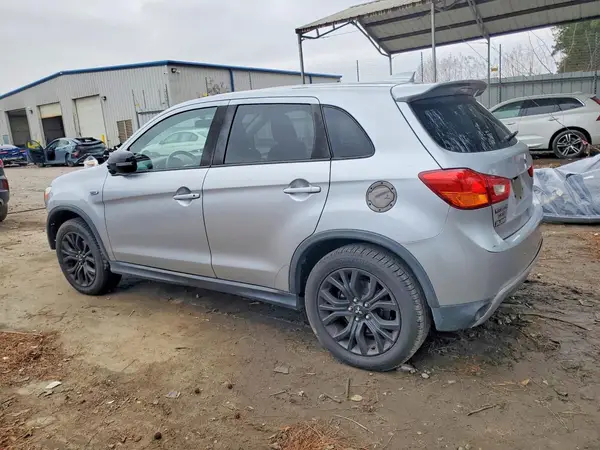 JA4AP3AU6HZ068789 2017 MITSUBISHI OUTLANDER - Image 2
