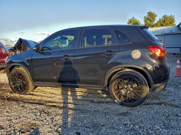 JA4AP3AU6HZ070025 2017 MITSUBISHI OUTLANDER - Image 2