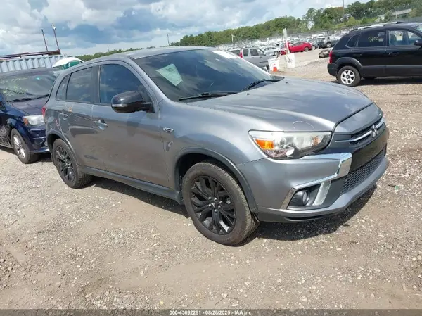 JA4AP3AU6JU004030 2018 MITSUBISHI OUTLANDER - Image 1