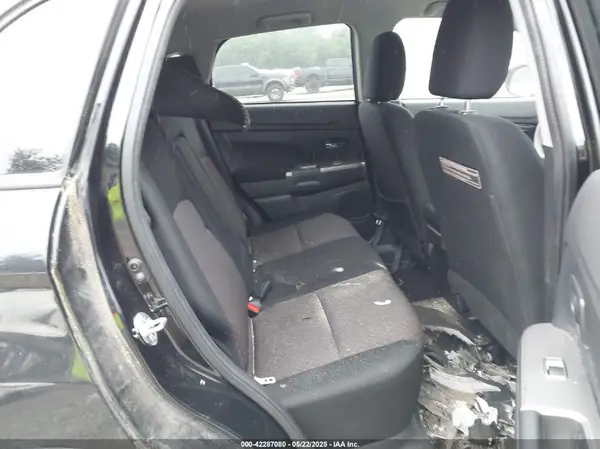 JA4AP3AU6JU004528 2018 MITSUBISHI OUTLANDER - Image 8