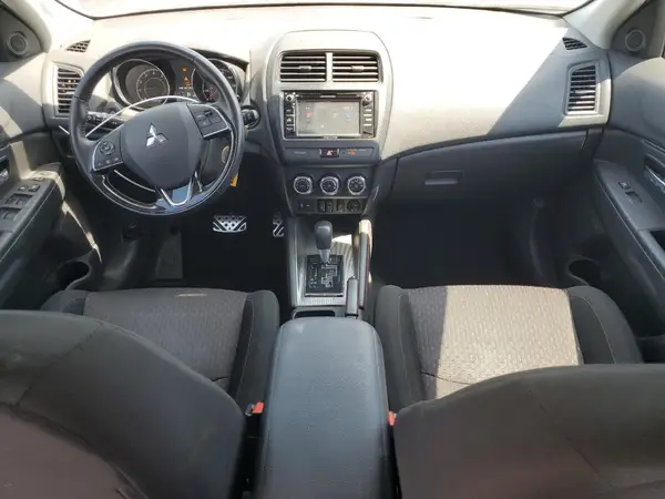 JA4AP3AU6JU004965 2018 MITSUBISHI OUTLANDER - Image 8