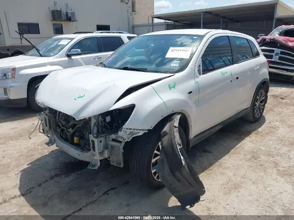 JA4AP3AU6JU005114 2018 MITSUBISHI OUTLANDER - Image 2