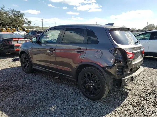 JA4AP3AU6JU005808 2018 MITSUBISHI OUTLANDER - Image 2