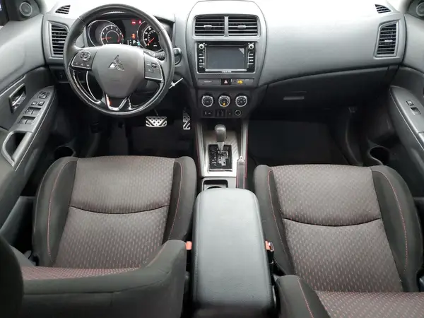 JA4AP3AU6JU007638 2018 MITSUBISHI OUTLANDER - Image 8