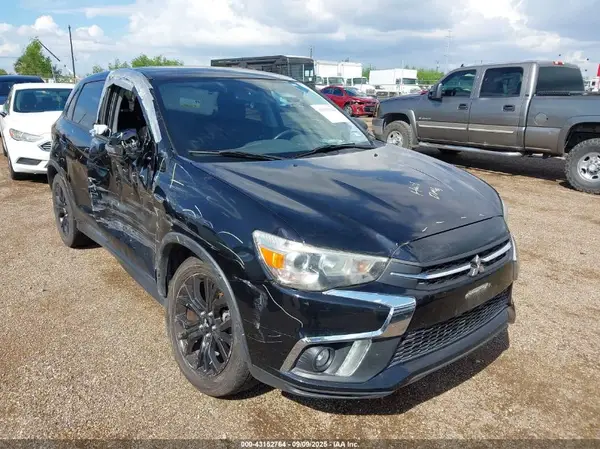 JA4AP3AU6JU008014 2018 MITSUBISHI OUTLANDER - Image 1