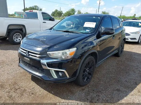 JA4AP3AU6JU008014 2018 MITSUBISHI OUTLANDER - Image 2