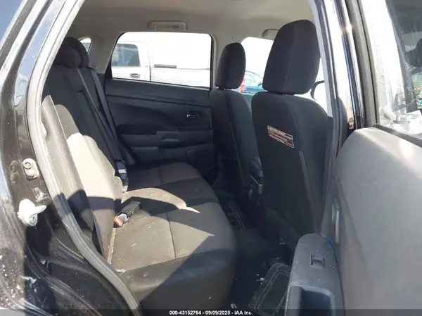 JA4AP3AU6JU008014 2018 MITSUBISHI OUTLANDER - Image 8