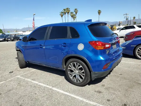 JA4AP3AU6JU008546 2018 MITSUBISHI OUTLANDER - Image 2