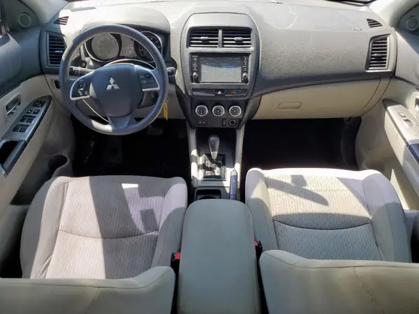JA4AP3AU6JU011124 2018 MITSUBISHI OUTLANDER - Image 8