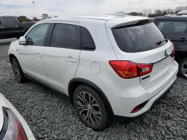 JA4AP3AU6JU017098 2018 MITSUBISHI OUTLANDER - Image 2