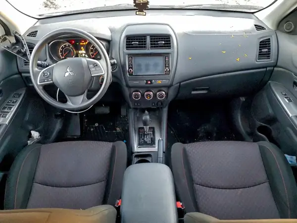 JA4AP3AU6JU017120 2018 MITSUBISHI OUTLANDER - Image 8