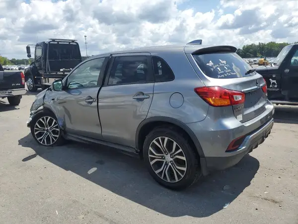 JA4AP3AU6JU019773 2018 MITSUBISHI OUTLANDER - Image 2