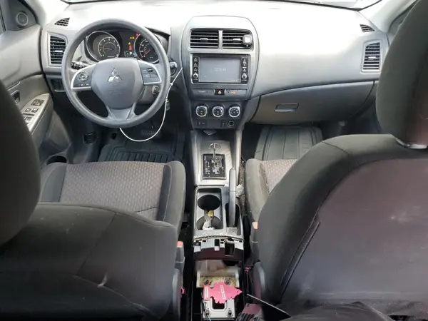 JA4AP3AU6JU019773 2018 MITSUBISHI OUTLANDER - Image 8