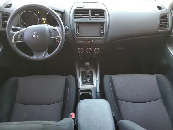JA4AP3AU6JU021345 2018 MITSUBISHI OUTLANDER - Image 8