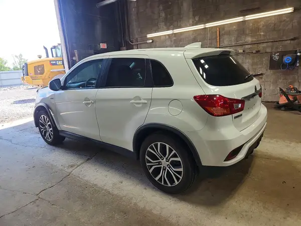 JA4AP3AU6JU023385 2018 MITSUBISHI OUTLANDER - Image 2