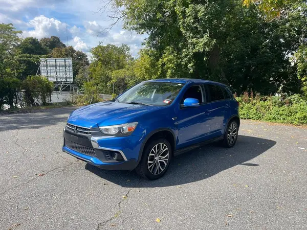 JA4AP3AU6JU02419 2018 MITSUBISHI OUTLANDER - Image 2