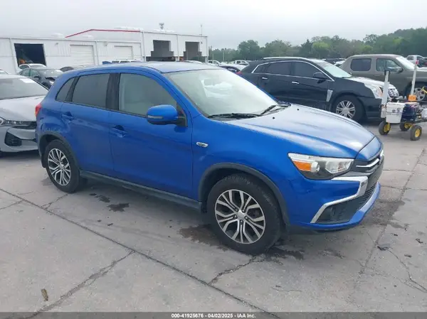 JA4AP3AU6JU024312 2018 MITSUBISHI OUTLANDER - Image 1