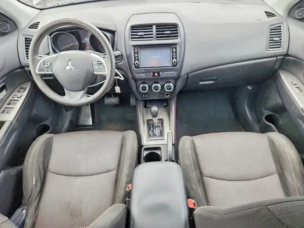 JA4AP3AU6JU025301 2018 MITSUBISHI OUTLANDER - Image 8