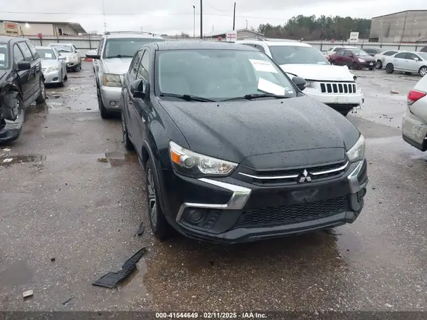 JA4AP3AU6JZ001793 2018 MITSUBISHI OUTLANDER - Image 1