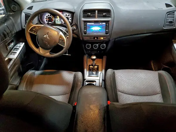 JA4AP3AU6JZ001812 2018 MITSUBISHI OUTLANDER - Image 8
