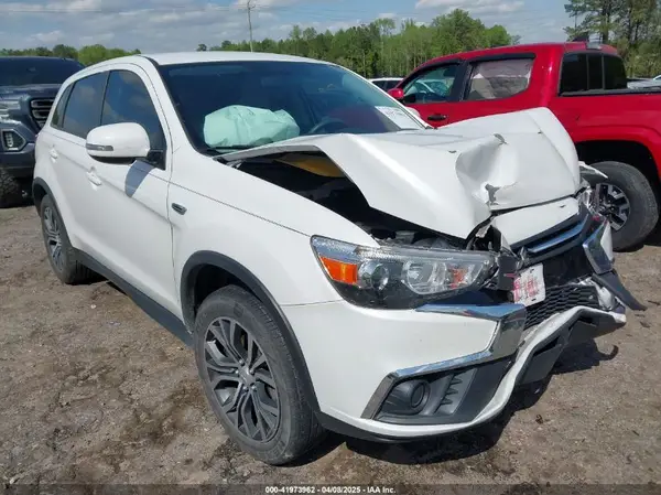 JA4AP3AU6JZ002345 2018 MITSUBISHI OUTLANDER - Image 1