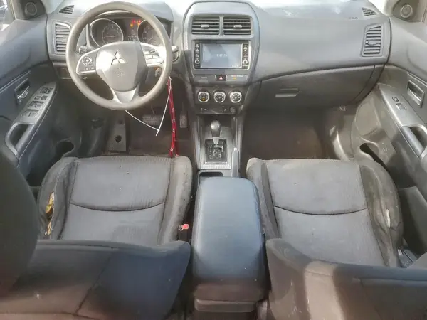 JA4AP3AU6JZ002829 2018 MITSUBISHI OUTLANDER - Image 8