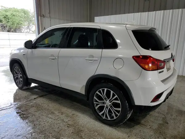 JA4AP3AU6JZ004029 2018 MITSUBISHI OUTLANDER - Image 2