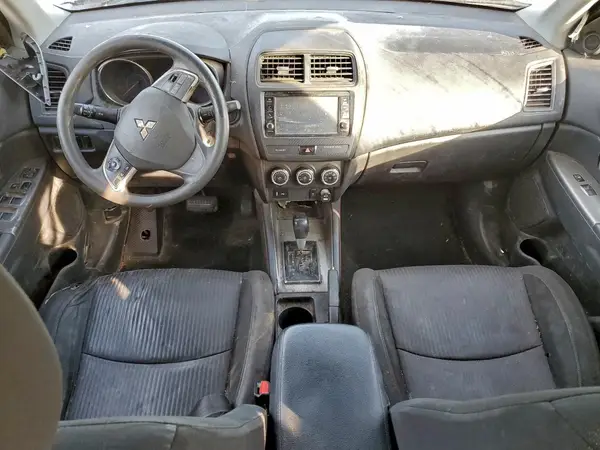 JA4AP3AU6JZ007870 2018 MITSUBISHI OUTLANDER - Image 8