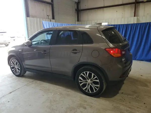 JA4AP3AU6JZ013636 2018 MITSUBISHI OUTLANDER - Image 2