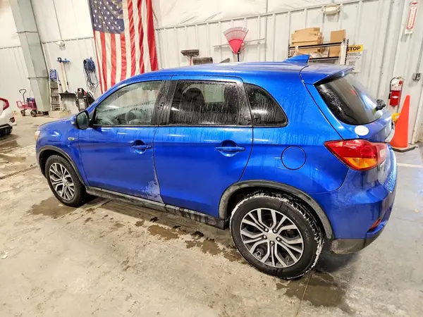 JA4AP3AU6JZ017928 2018 MITSUBISHI OUTLANDER - Image 2