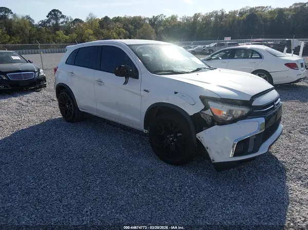 JA4AP3AU6JZ024085 2018 MITSUBISHI OUTLANDER - Image 1