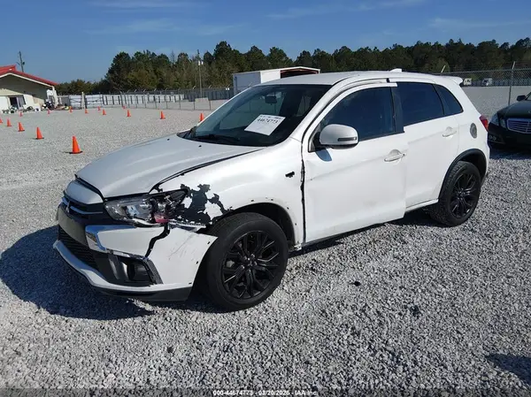 JA4AP3AU6JZ024085 2018 MITSUBISHI OUTLANDER - Image 2