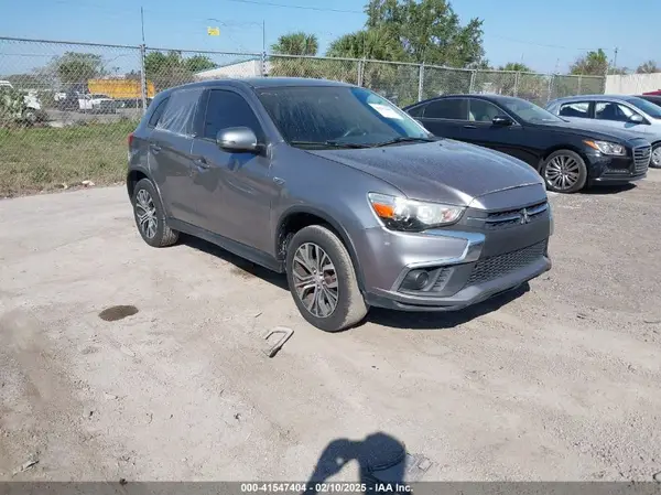 JA4AP3AU6JZ025365 2018 MITSUBISHI OUTLANDER - Image 1
