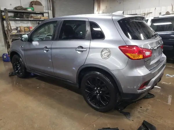 JA4AP3AU6JZ029528 2018 MITSUBISHI OUTLANDER - Image 2