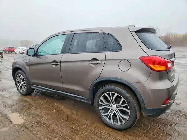 JA4AP3AU6JZ030632 2018 MITSUBISHI OUTLANDER - Image 2