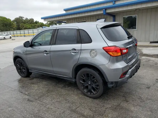 JA4AP3AU6JZ031828 2018 MITSUBISHI OUTLANDER - Image 2