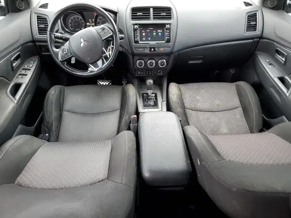 JA4AP3AU6JZ031828 2018 MITSUBISHI OUTLANDER - Image 8