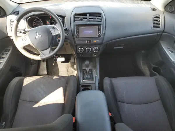 JA4AP3AU6KU006815 2019 MITSUBISHI OUTLANDER - Image 8