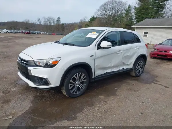 JA4AP3AU6KU018494 2019 MITSUBISHI OUTLANDER - Image 2
